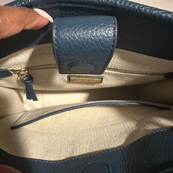 NWT Tory Burch Thea Large Shoulder Crossbody Suede and Leather Bag - Picture 3 of 4